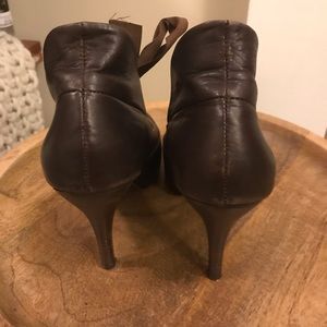 Vintage Ribbon Wing No No Brown Leather Pumps